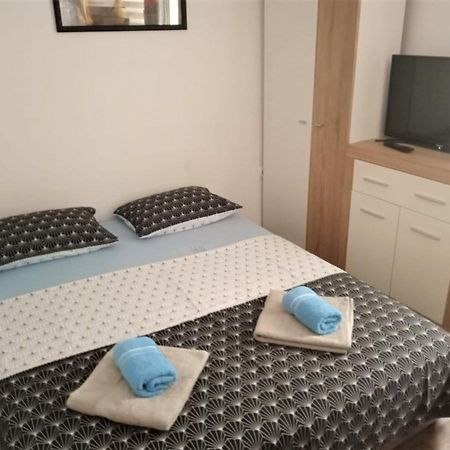 Apartment Karlito Kastela Bagian luar foto