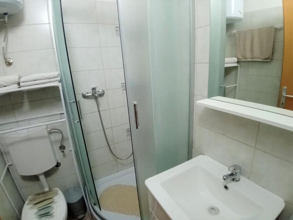 Apartment Karlito Kastela Bagian luar foto